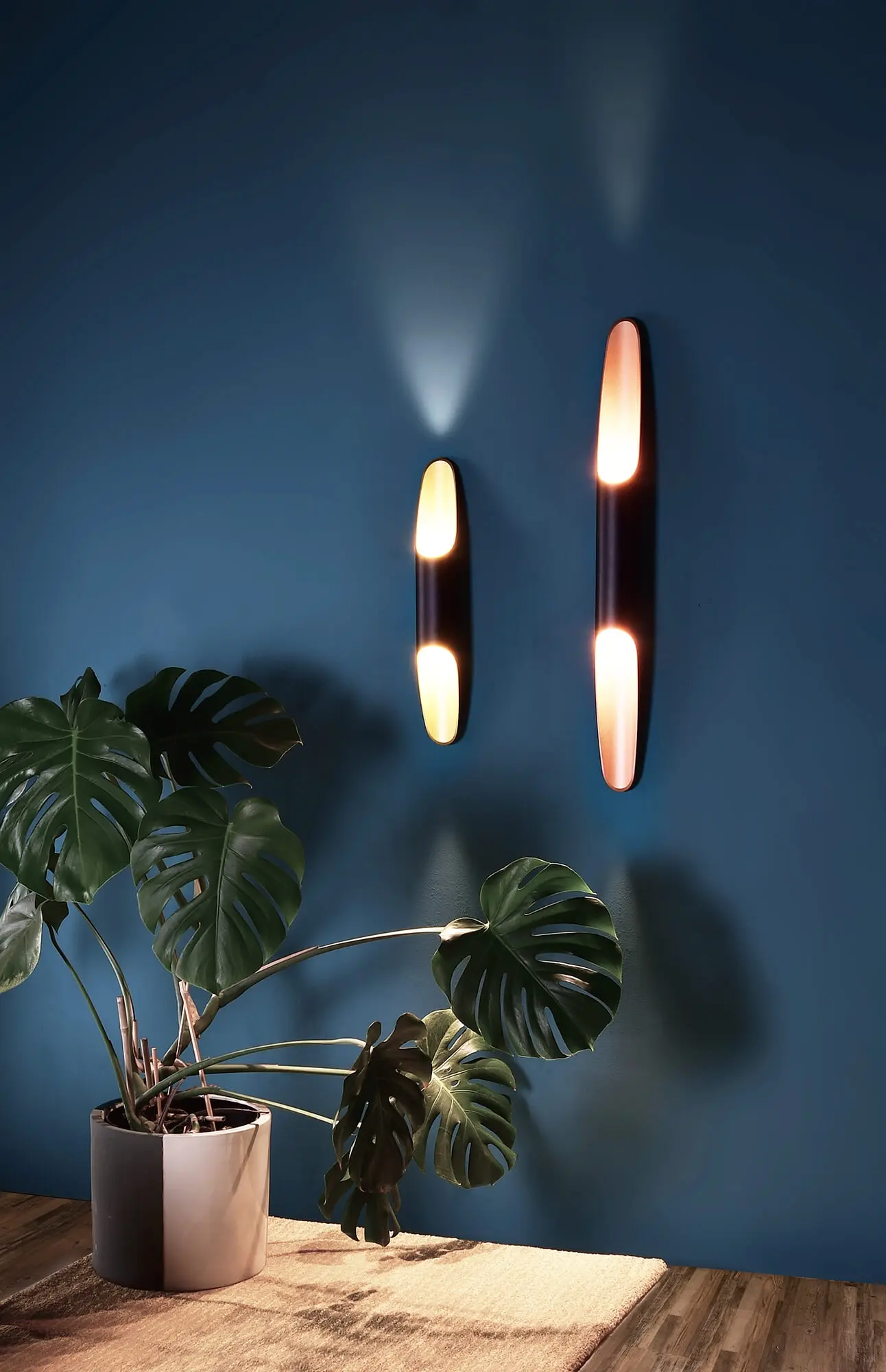 LED-Wandlampe Apodis Up&Down schwarz roségold 50cm